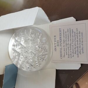Avon 24% lead crystal paper weight